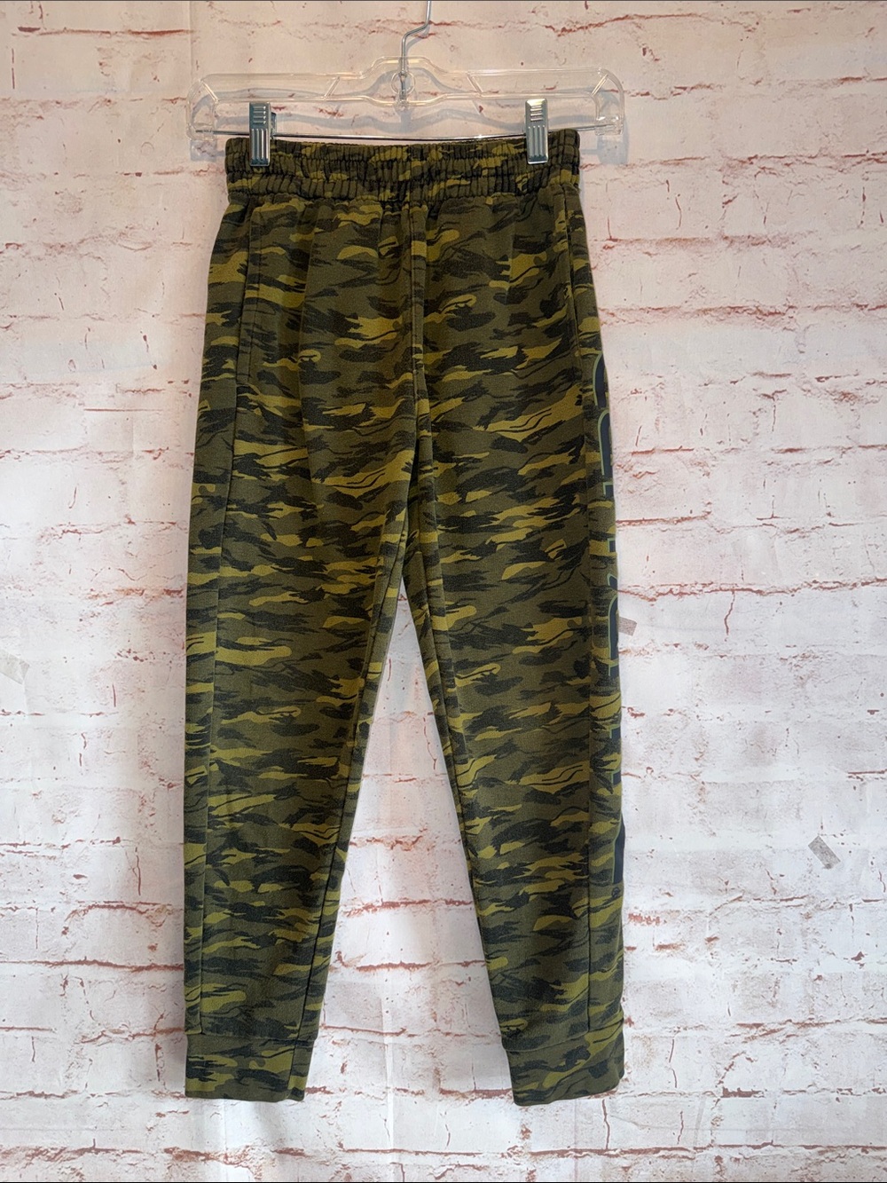 Carhartt Boys Camo Jogger Pants Elastic Waist Tapered Ankle spell-out S fleece
